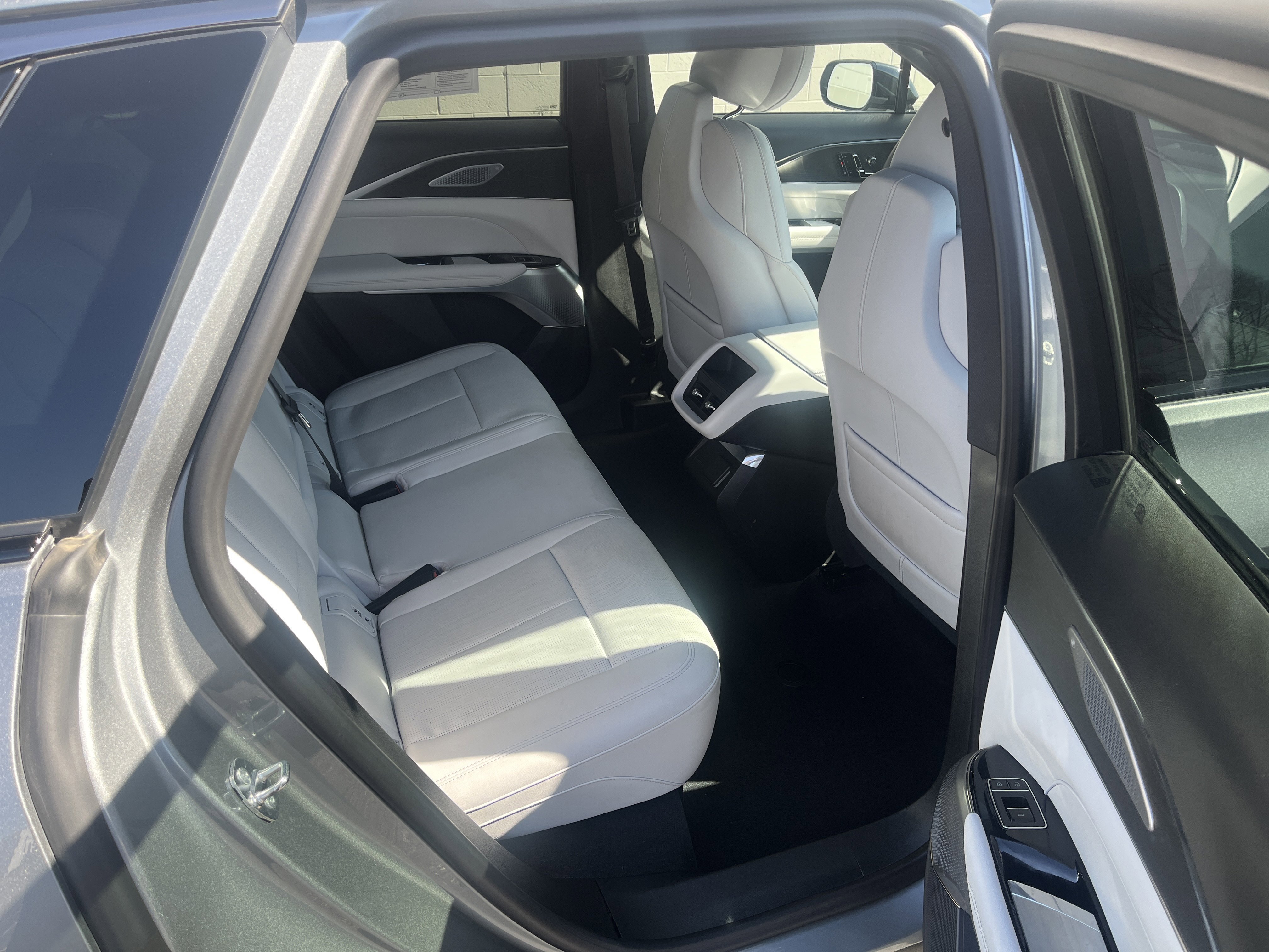 Used 2024 Cadillac Lyriq Sport image 14