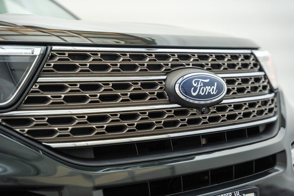 Certified 2022 Ford Explorer King Ranch w/ Premium Technology Package AWD/4WD image 15