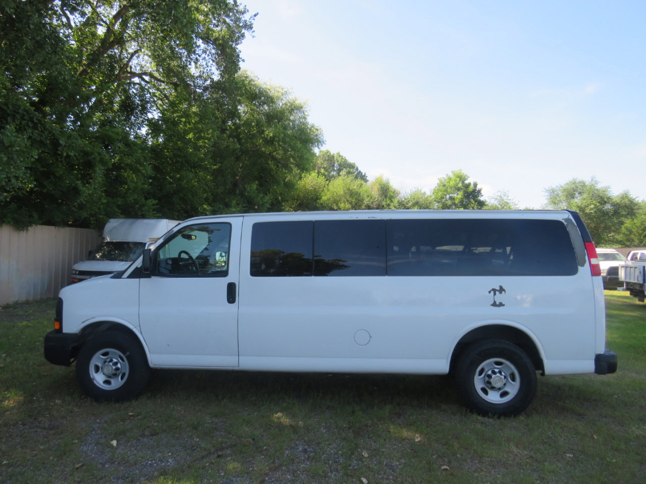 Used 2011 Chevrolet Express 3500 LS image 8