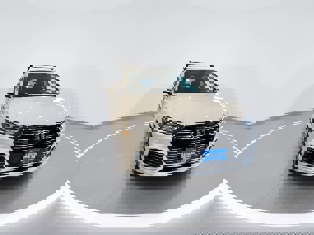 Used 2020 Audi Q5 e Prestige w/ Prestige Package image 3