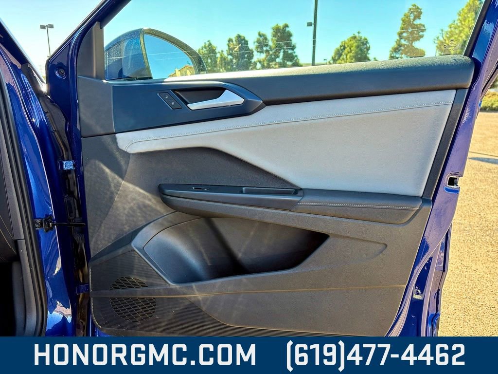 Used 2024 Volkswagen Taos SE image 21