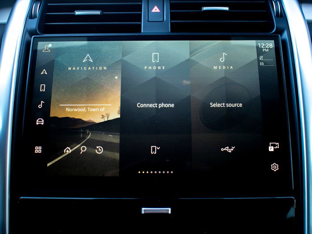 Used 2025 Land Rover Discovery Dynamic SE image 22