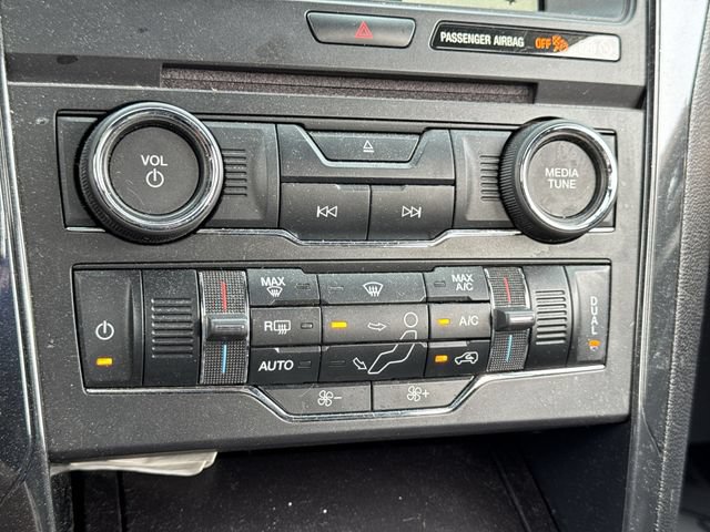 Used 2018 Ford Explorer XLT w/ Equipment Group 201A FWD image 19