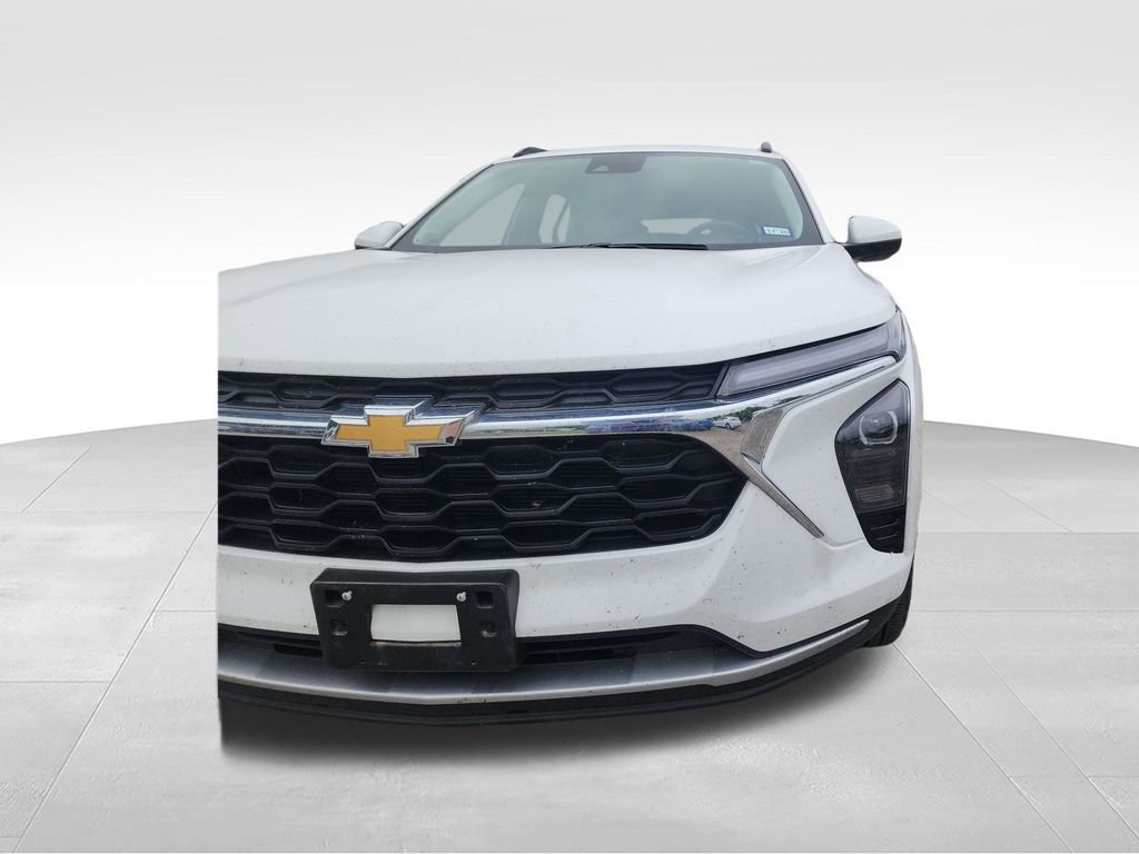 Used 2025 Chevrolet Trax LT FWD image 10