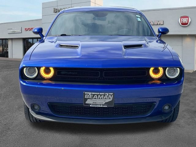 Used 2022 Dodge Challenger SXT w/ Blacktop Package AWD/4WD image 2
