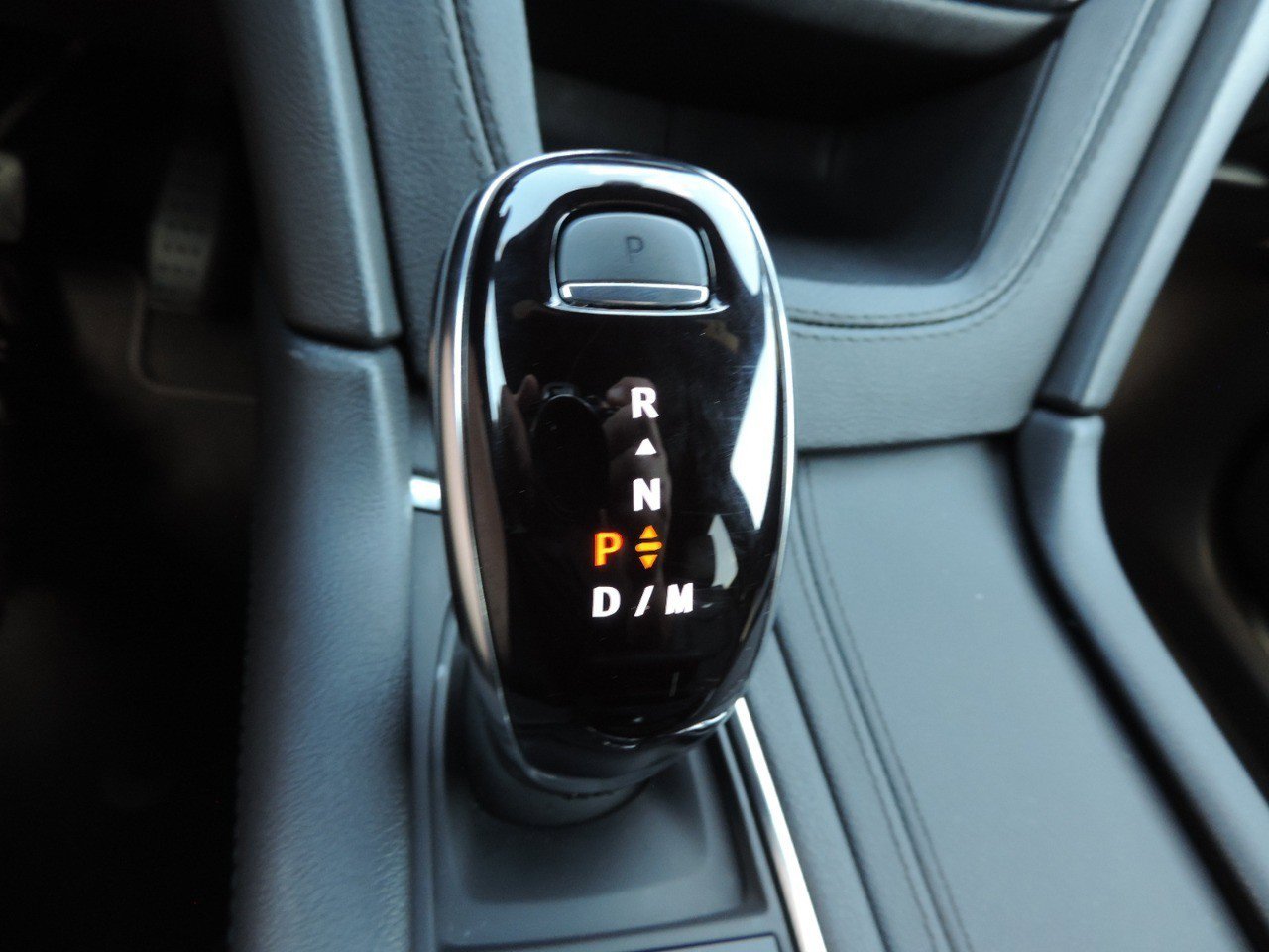 Certified 2025 Cadillac XT5 Premium Luxury image 18