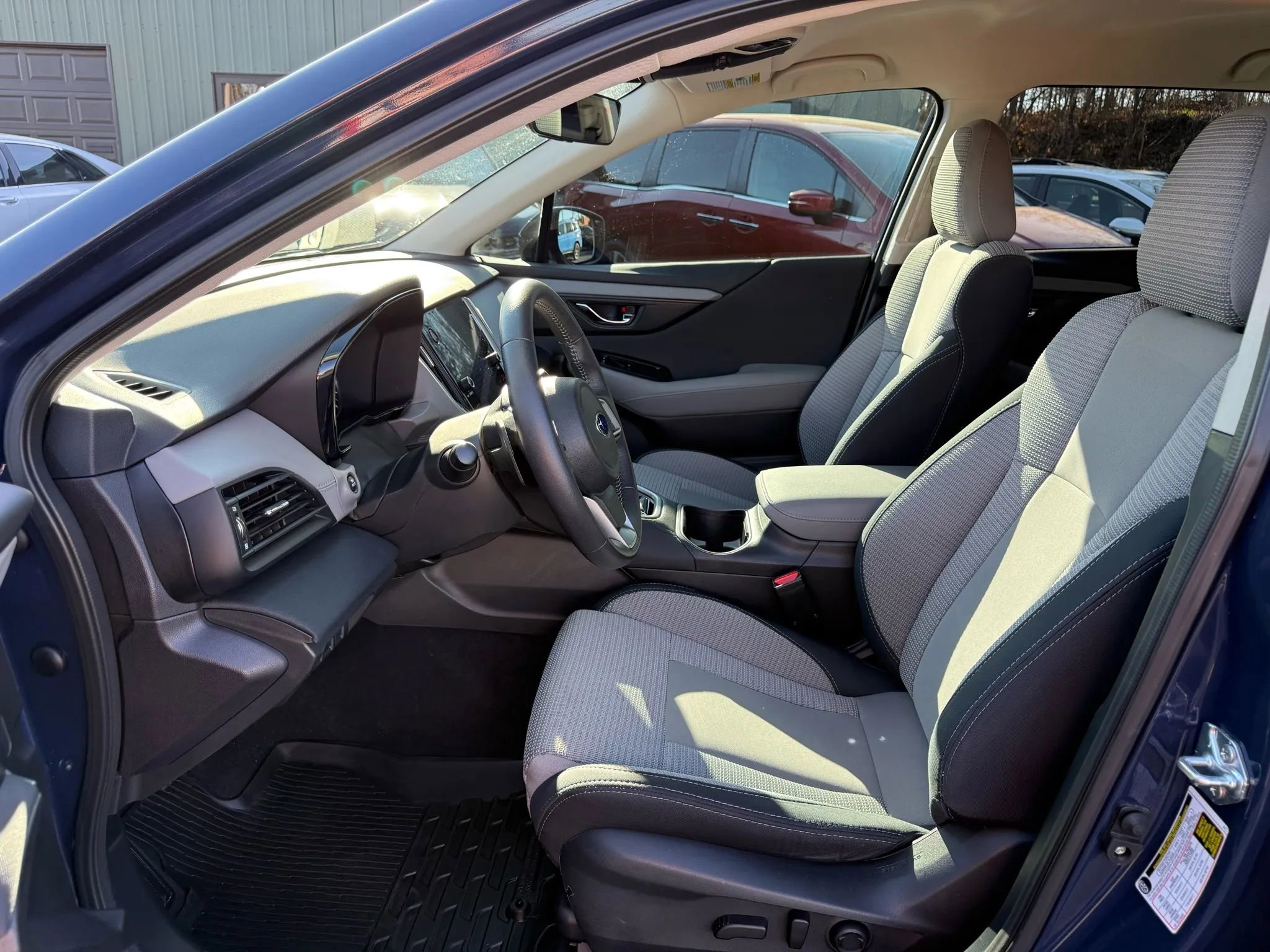 Used 2025 Subaru Outback Premium w/ Popular Package #1A image 2