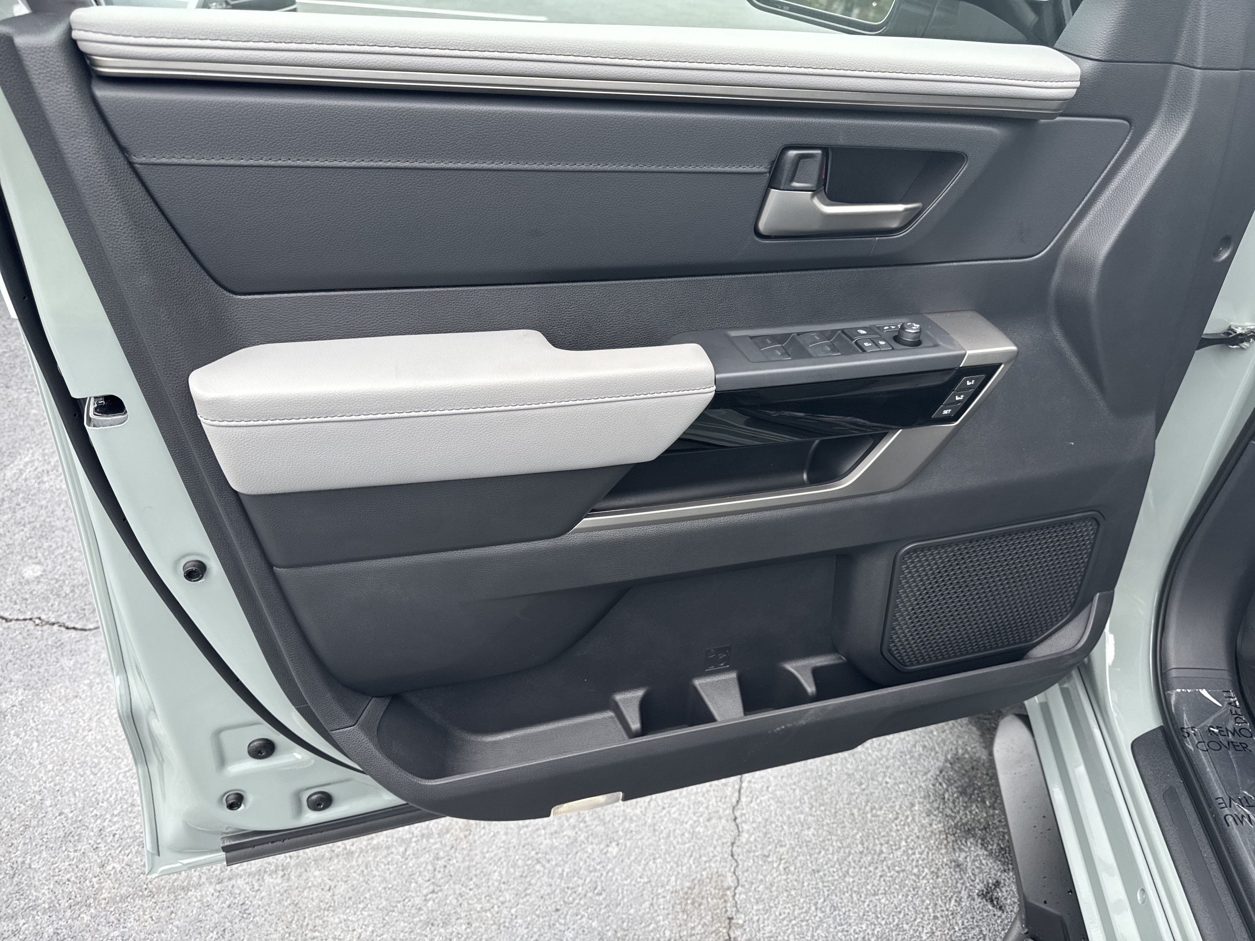 New 2026 Toyota Tundra Limited AWD/4WD image 22