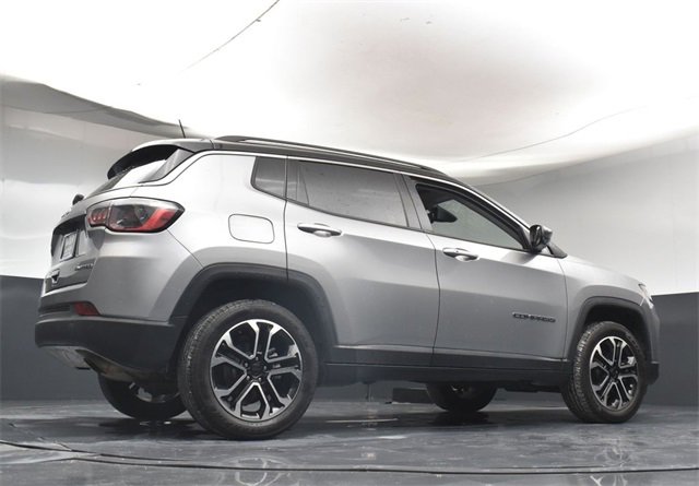 Used 2022 Jeep Compass Limited image 36