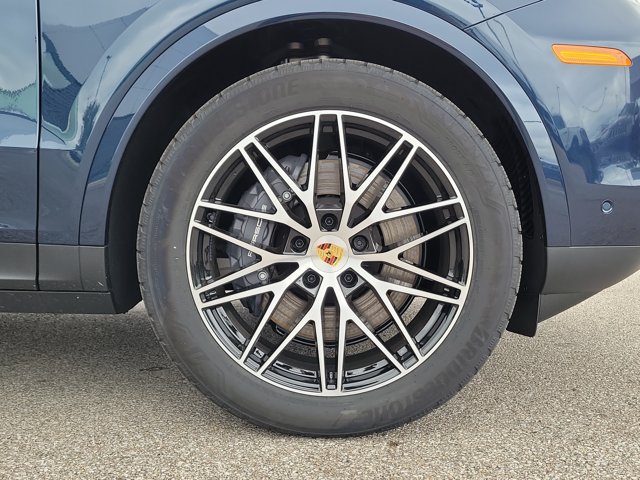 New 2026 Porsche Cayenne AWD/4WD image 14