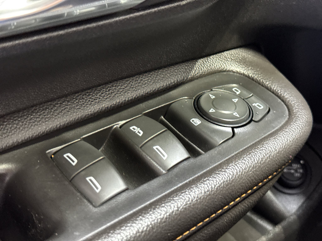 Used 2020 GMC Terrain SLE image 35