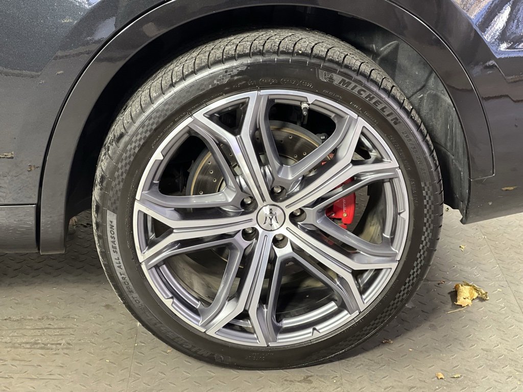 Used 2019 Maserati Levante Trofeo image 14