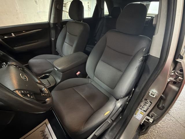 Used 2012 Kia Sorento LX image 11