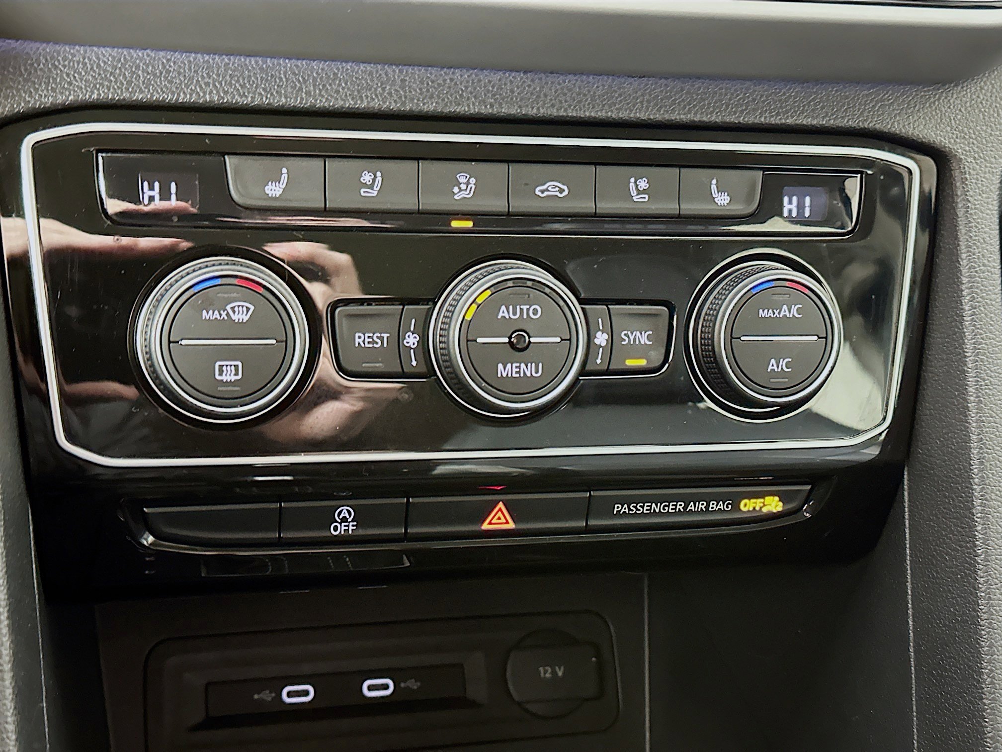 Used 2023 Volkswagen Atlas SEL Premium image 16