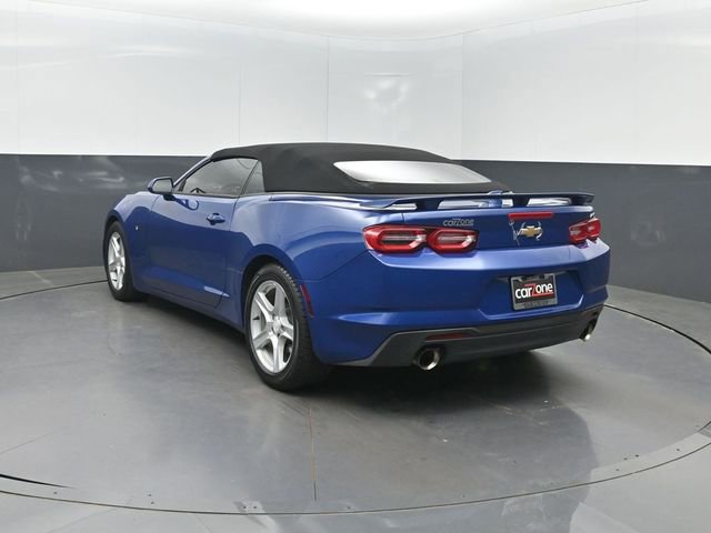 Used 2020 Chevrolet Camaro LT RWD image 3