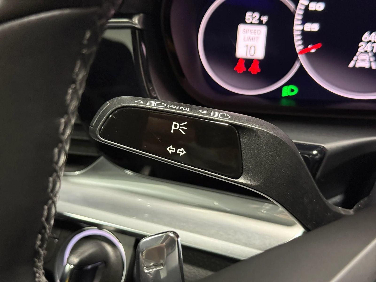 Used 2023 Porsche Panamera 4 Platinum Edition AWD/4WD image 35