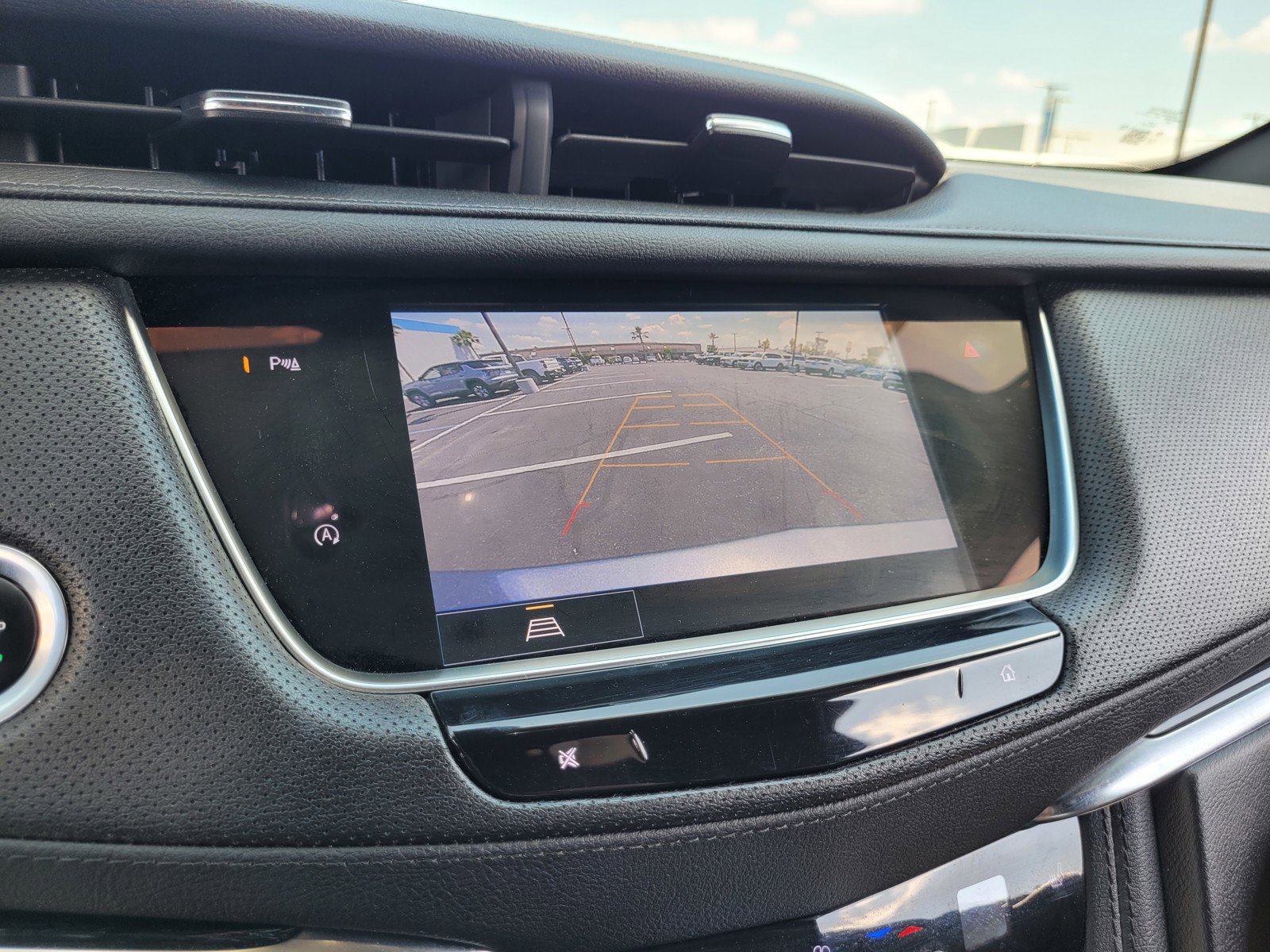 Used 2022 Cadillac XT5 Premium Luxury FWD image 17