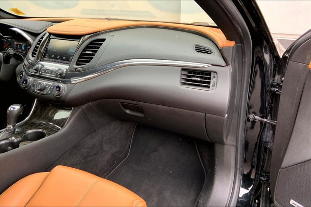Used 2015 Chevrolet Impala LTZ FWD image 16