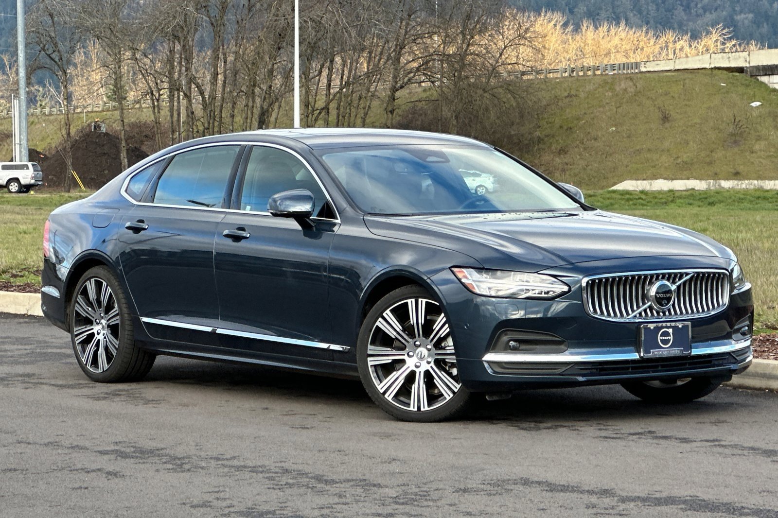 Used 2025 Volvo S90 B6 Plus w/ Protection Package Premier