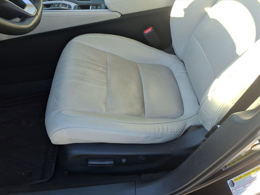Used 2018 Honda Accord Touring image 24