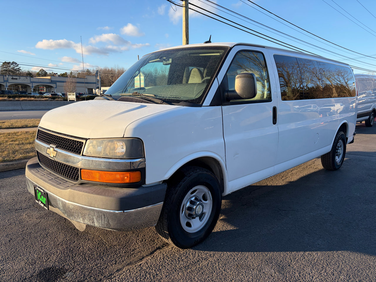 Used 2015 Chevrolet Express 3500 LT w/ LT Preferred Equipment Group RWD image 3