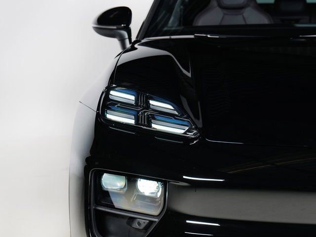 New 2025 Porsche Macan 4 Electric image 28