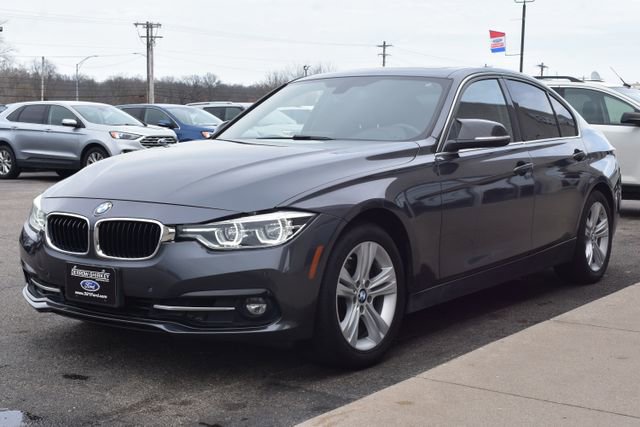Used 2017 BMW 330i xDrive Sedan image 13