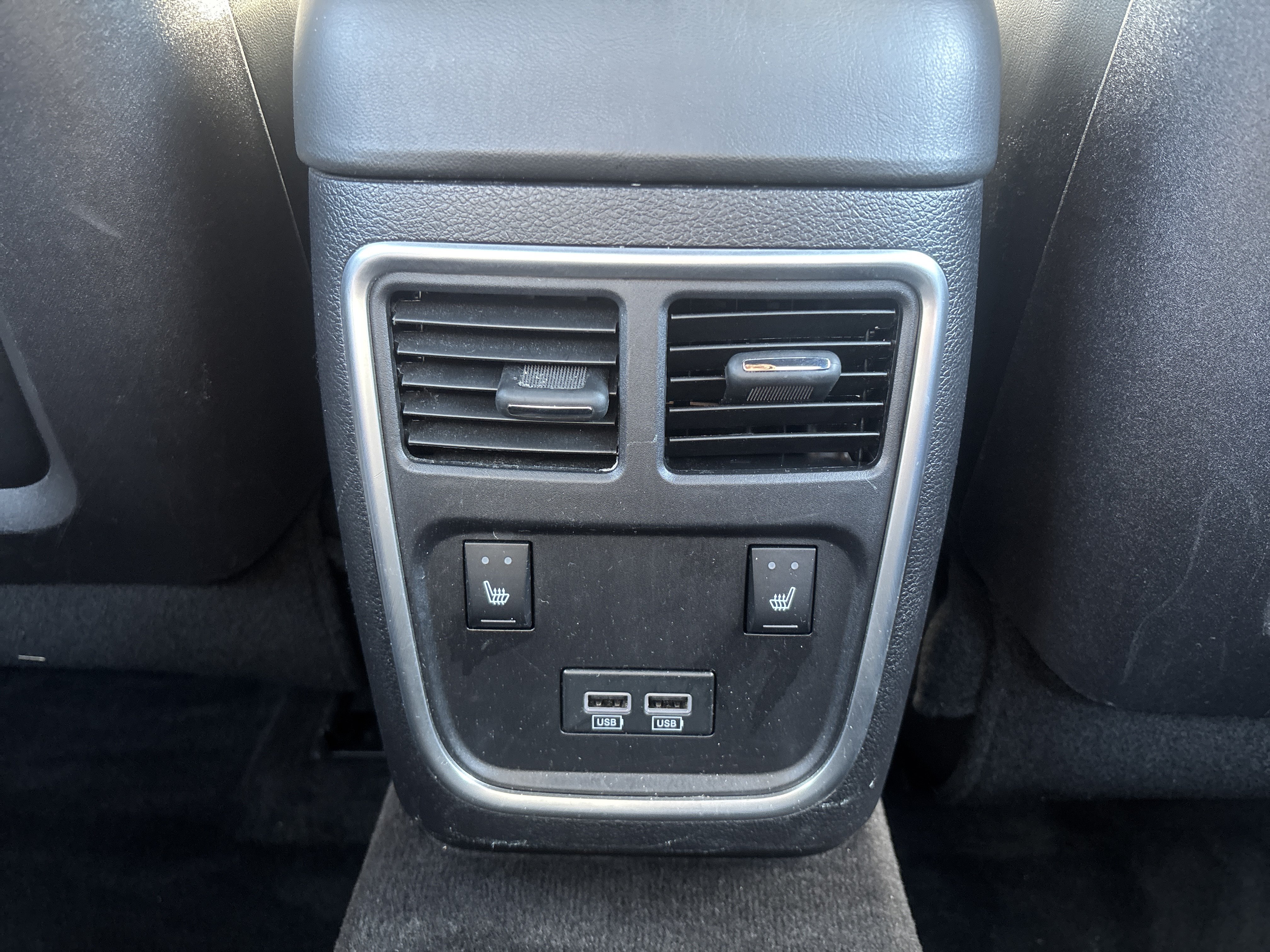 Used 2016 Dodge Charger SXT w/ AWD Premium Group image 16