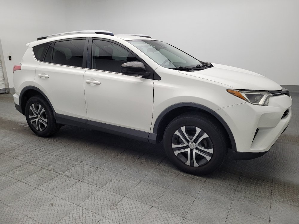 Used 2018 Toyota RAV4 LE FWD image 11
