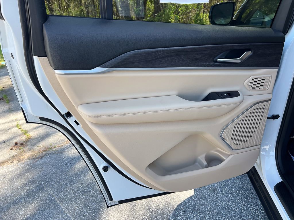 Used 2022 Jeep Grand Cherokee L Limited image 30