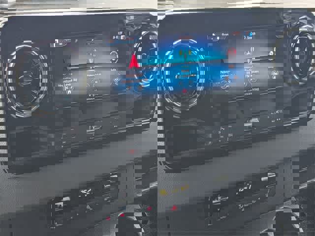 Used 2021 Mercedes-Benz Sprinter 2500 image 24