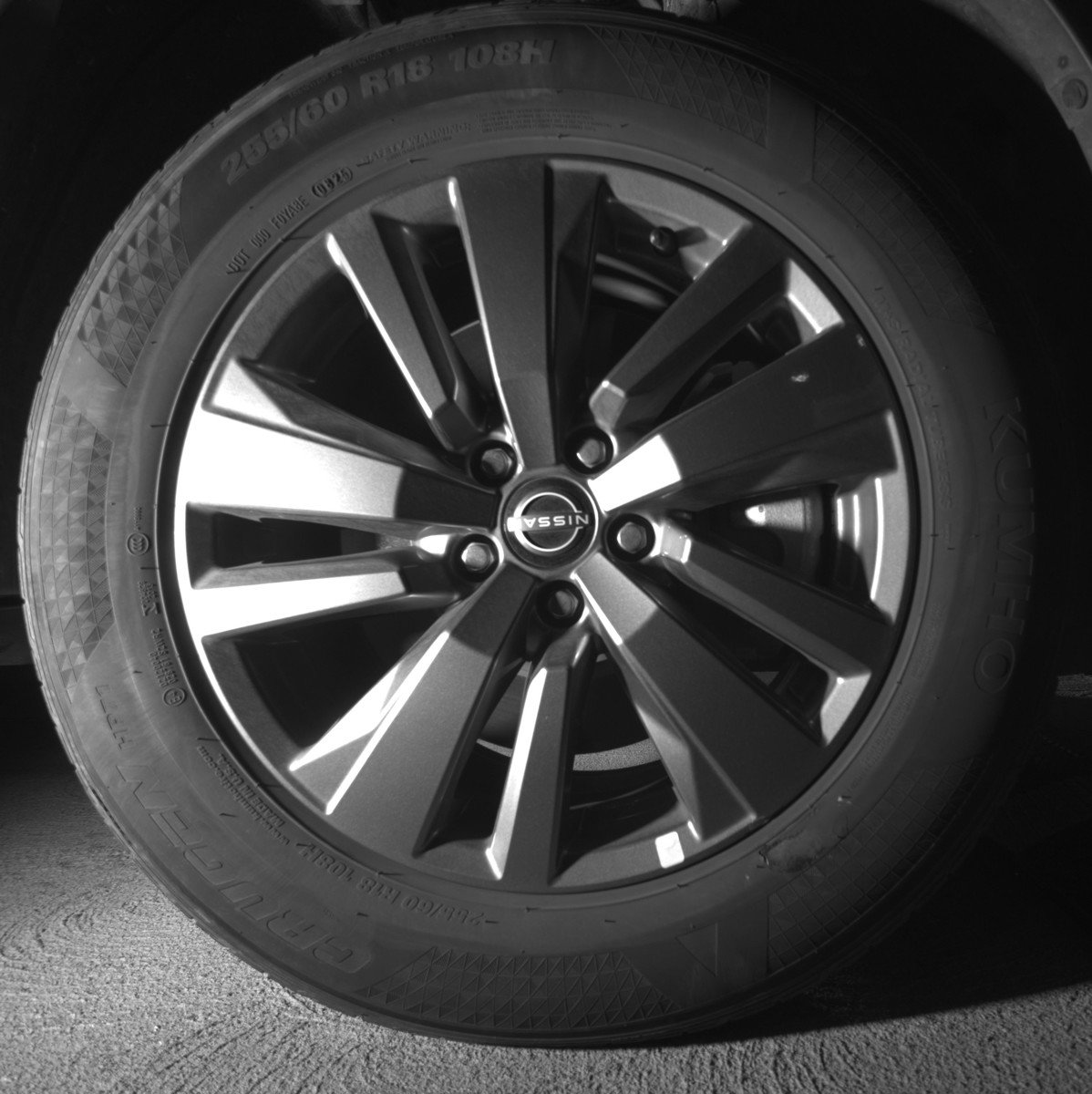Used 2025 Nissan Pathfinder SV AWD/4WD image 13