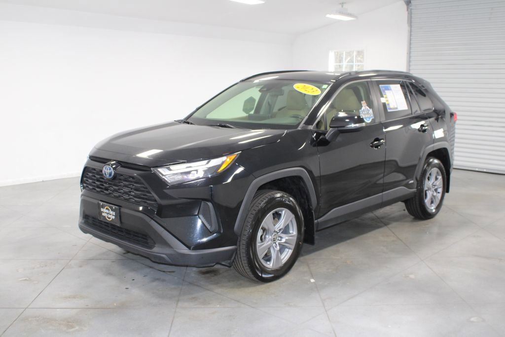 Used 2023 Toyota RAV4 XLE w/ Convenience Package image 4