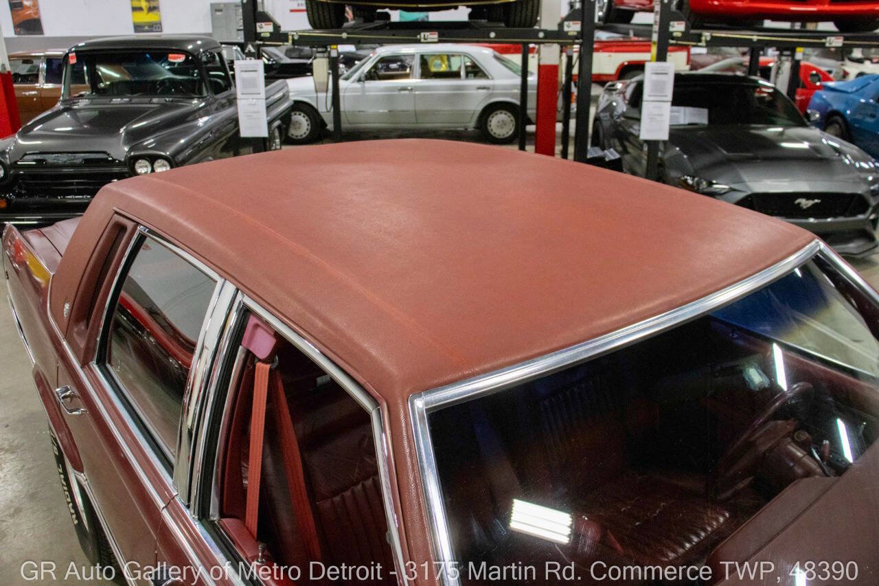 Used 1990 Cadillac Brougham image 14