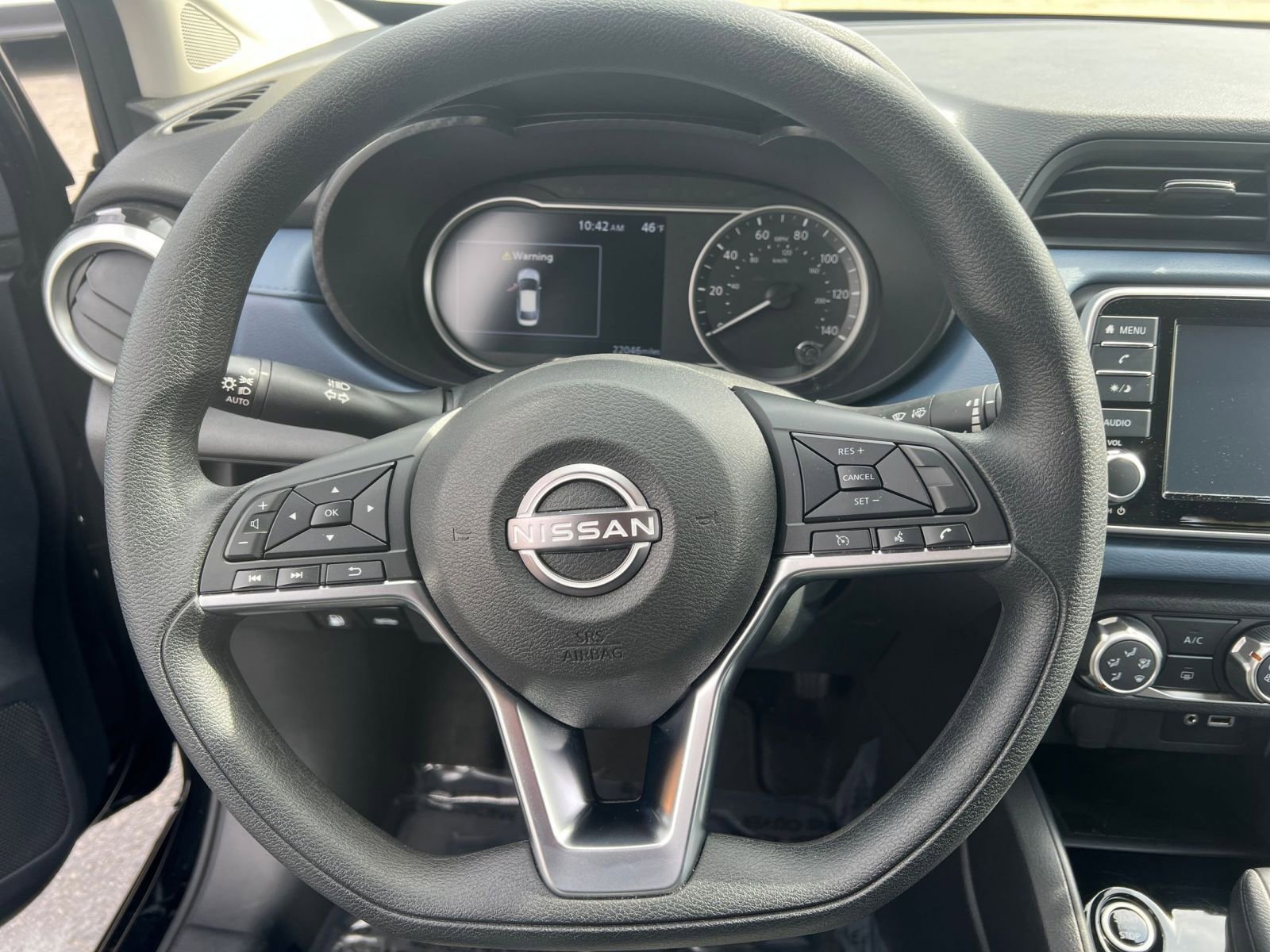 Used 2025 Nissan Versa SV w/ Trunk Package image 27