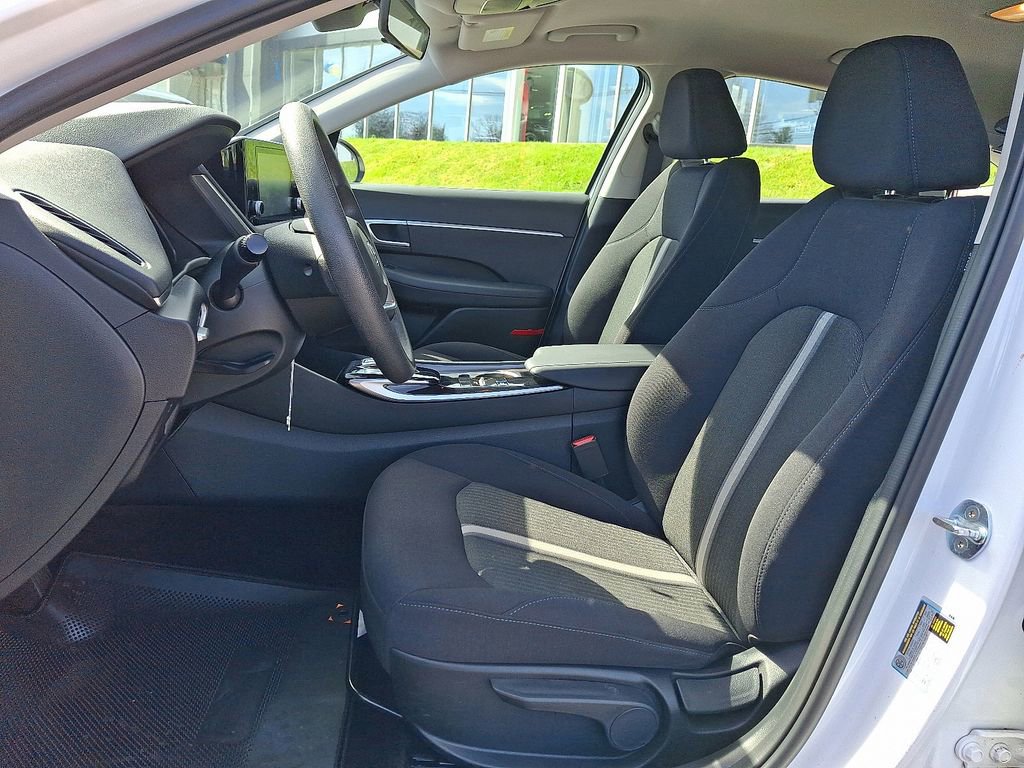 Used 2023 Hyundai Sonata SE image 14