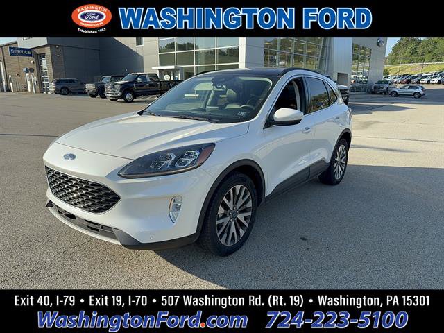 Certified 2022 Ford Escape Titanium AWD/4WD image 1
