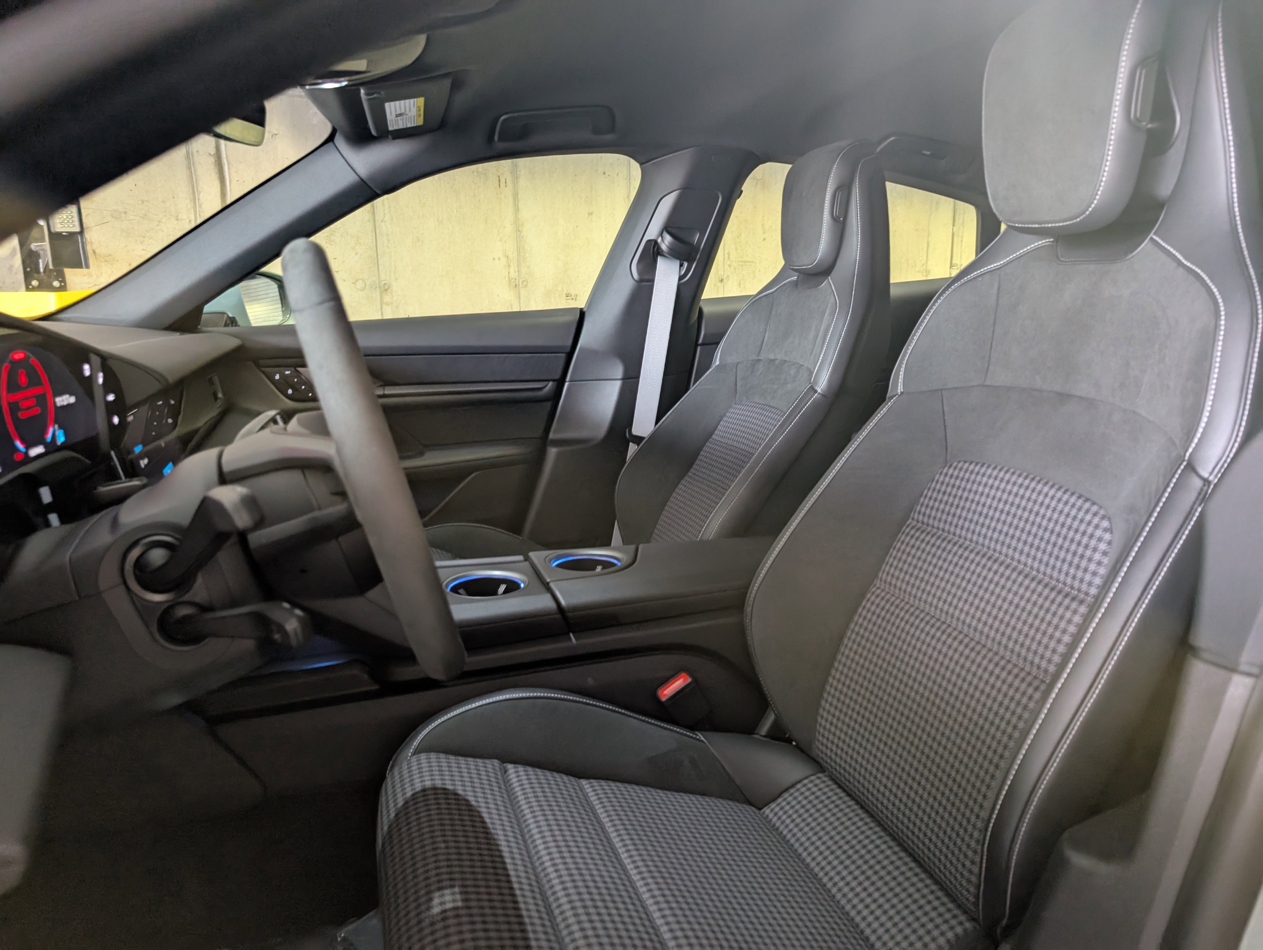 Certified 2025 Porsche Taycan image 5