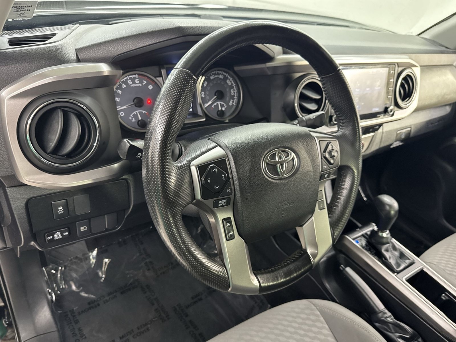Used 2022 Toyota Tacoma SR5 AWD/4WD image 13
