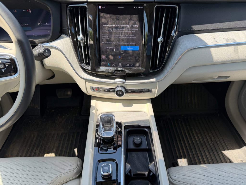 Used 2025 Volvo XC60 B5 Ultra w/ Protection Package Premier AWD/4WD image 11