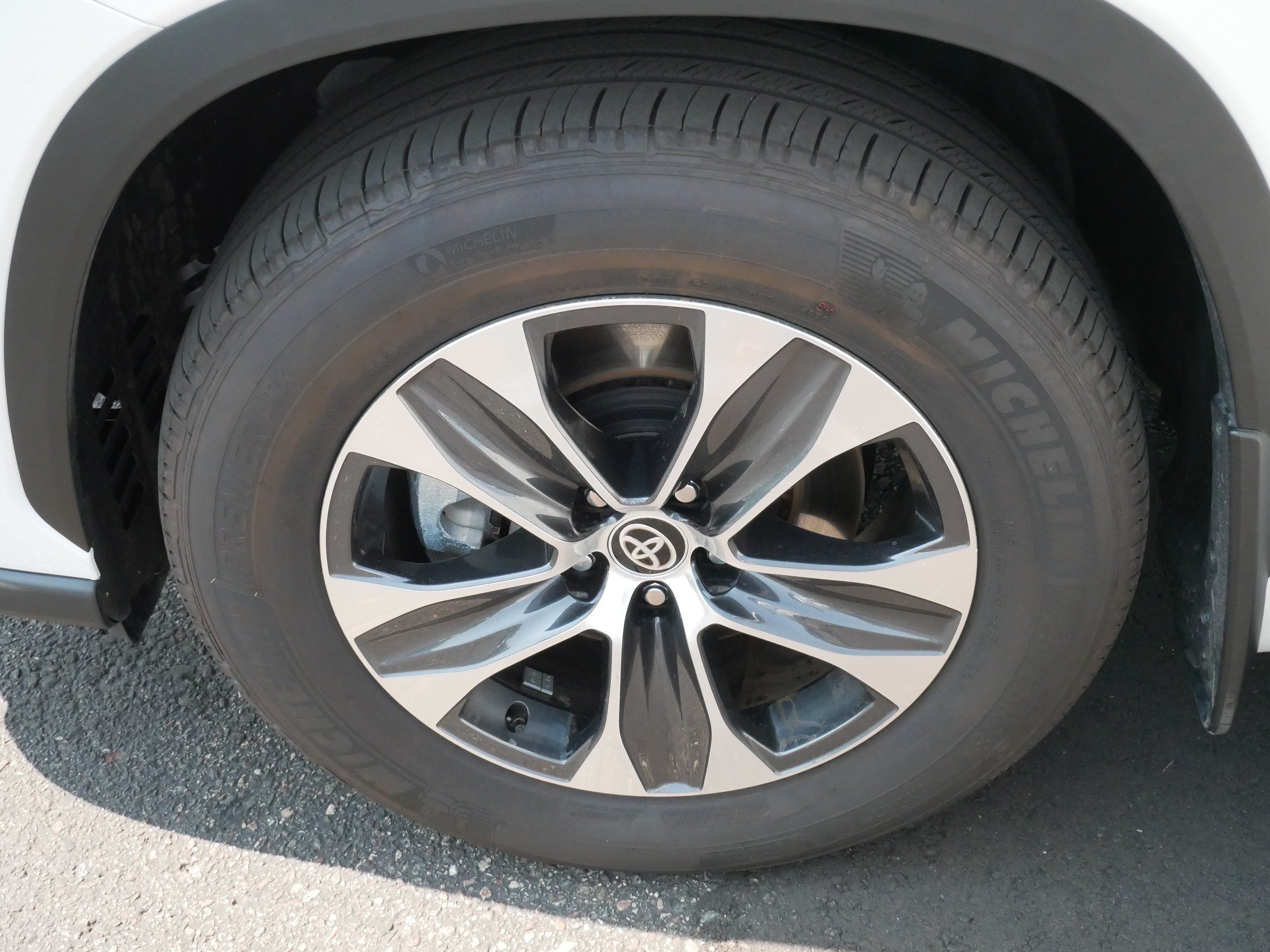 Certified 2026 Toyota Highlander XLE AWD/4WD image 15