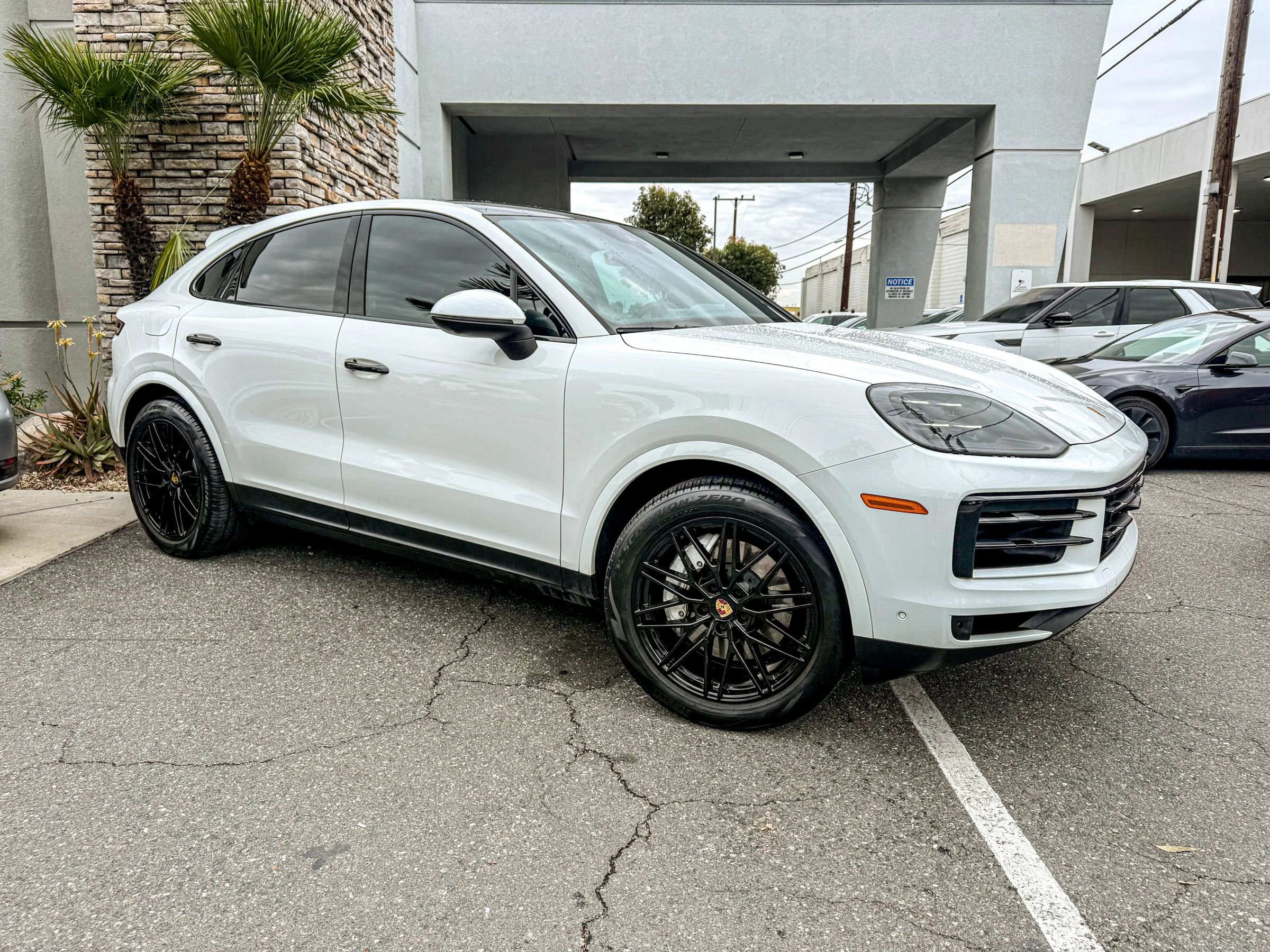 Used 2024 Porsche Cayenne Coupe image 1