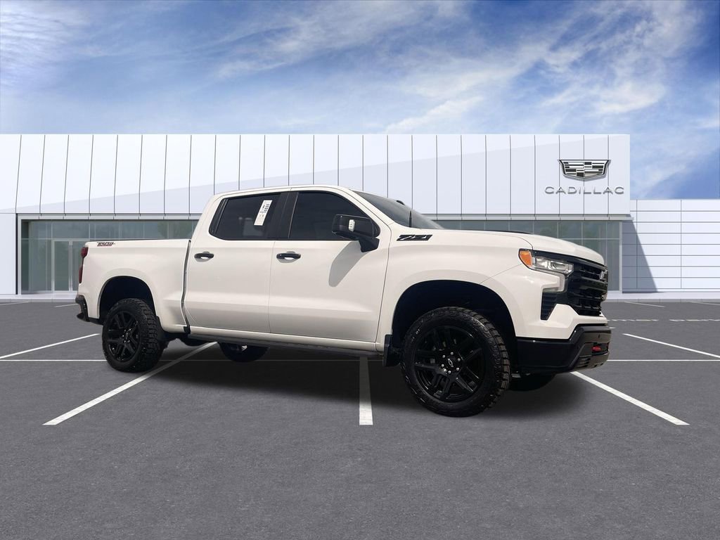 Used 2024 Chevrolet Silverado 1500 LT Trail Boss w/ LT Trail Boss Premium Package AWD/4WD image 1