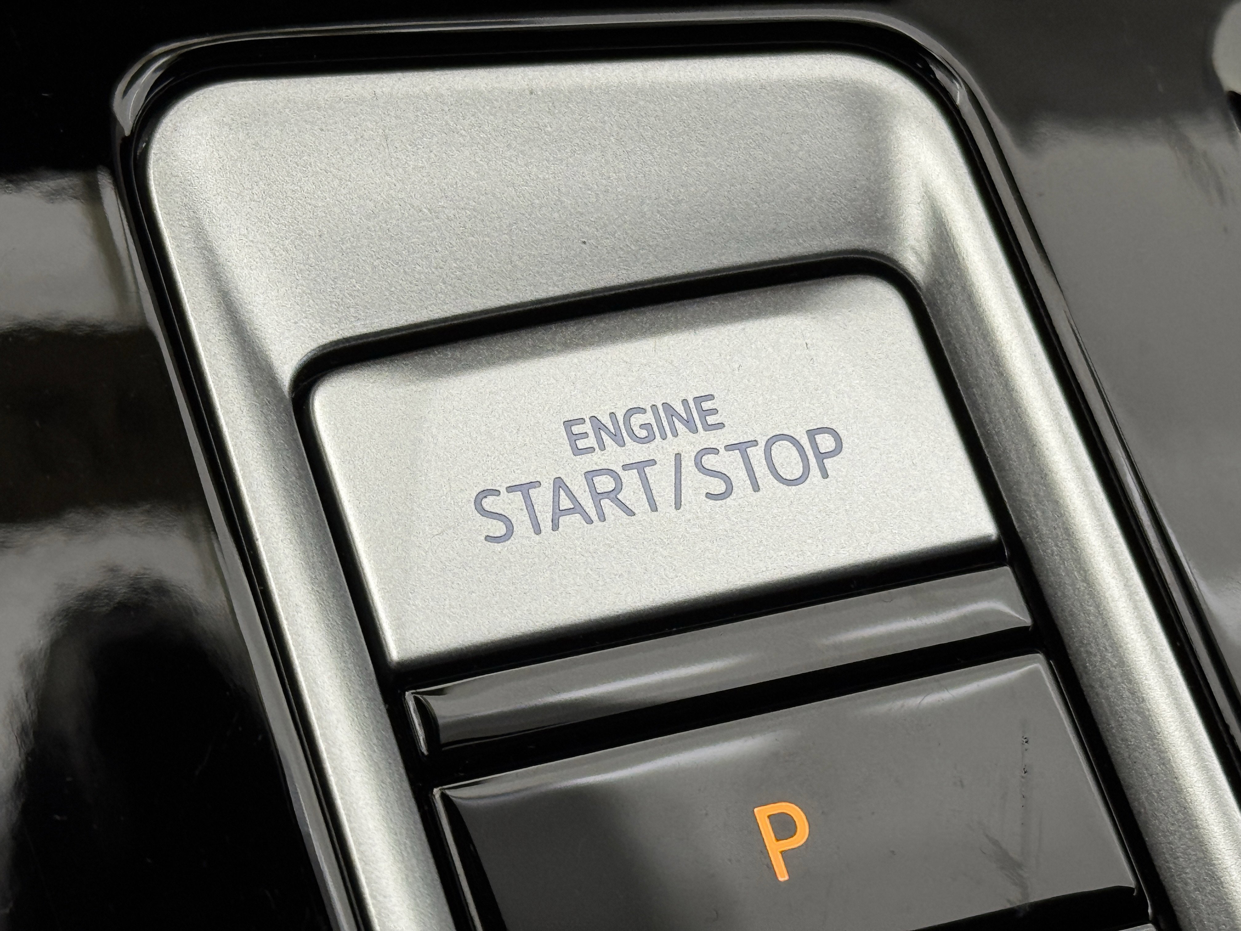 Certified 2025 Volkswagen Atlas SE w/ Panoramic Sunroof Package image 21