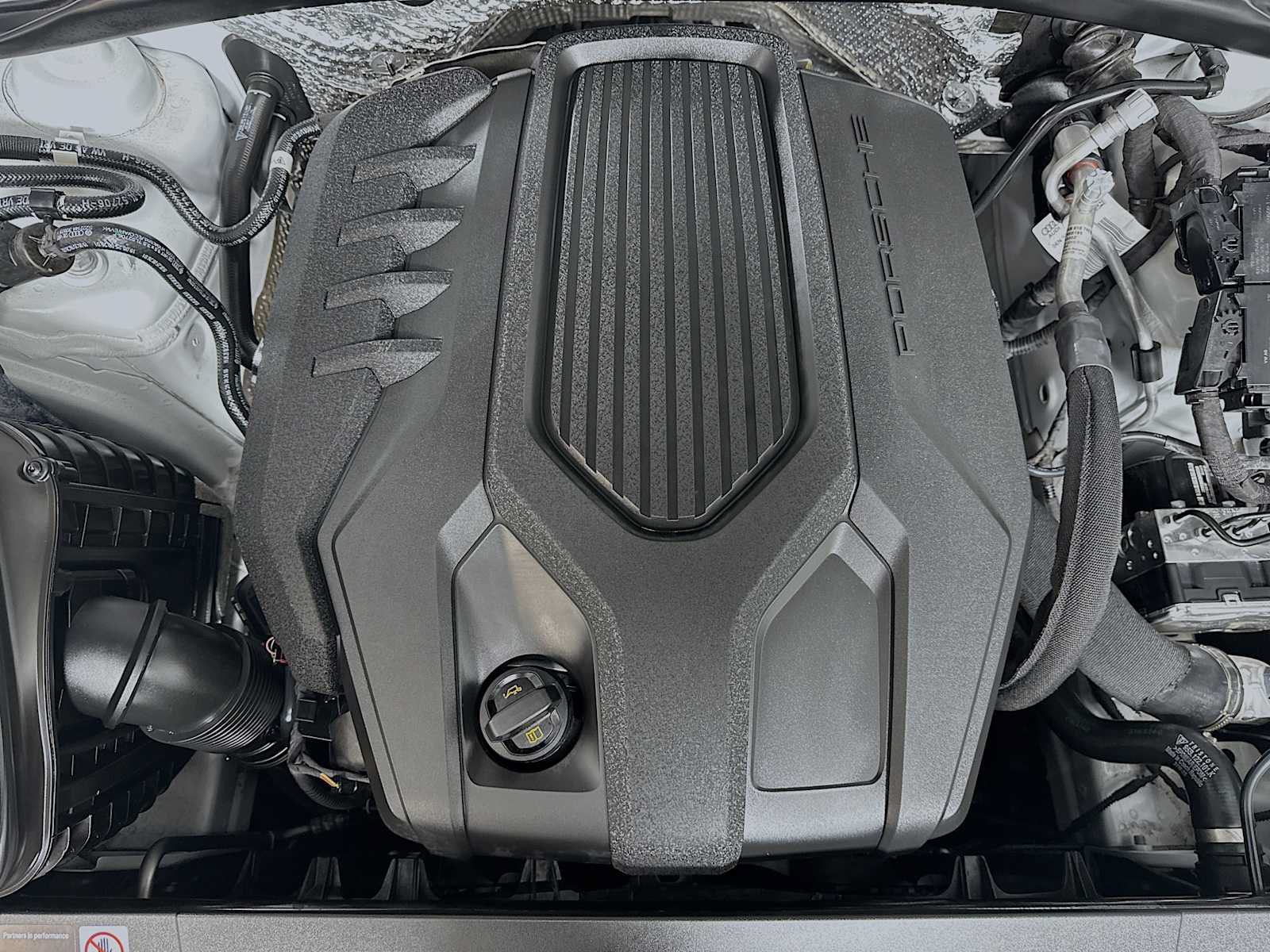 Certified 2026 Porsche Macan AWD/4WD image 31