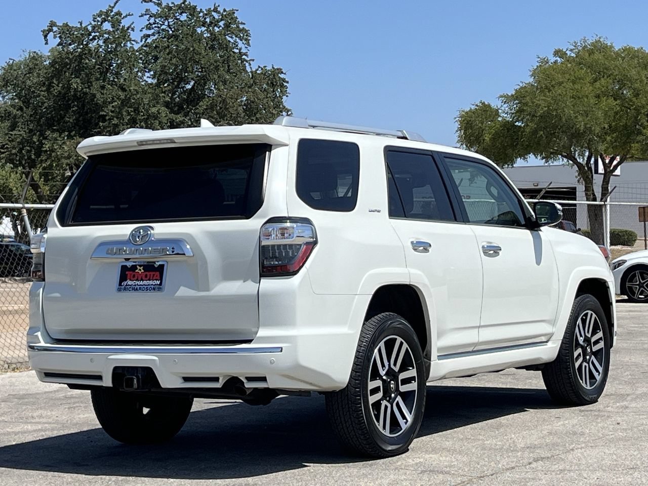 Used 2023 Toyota 4Runner Limited AWD/4WD image 4