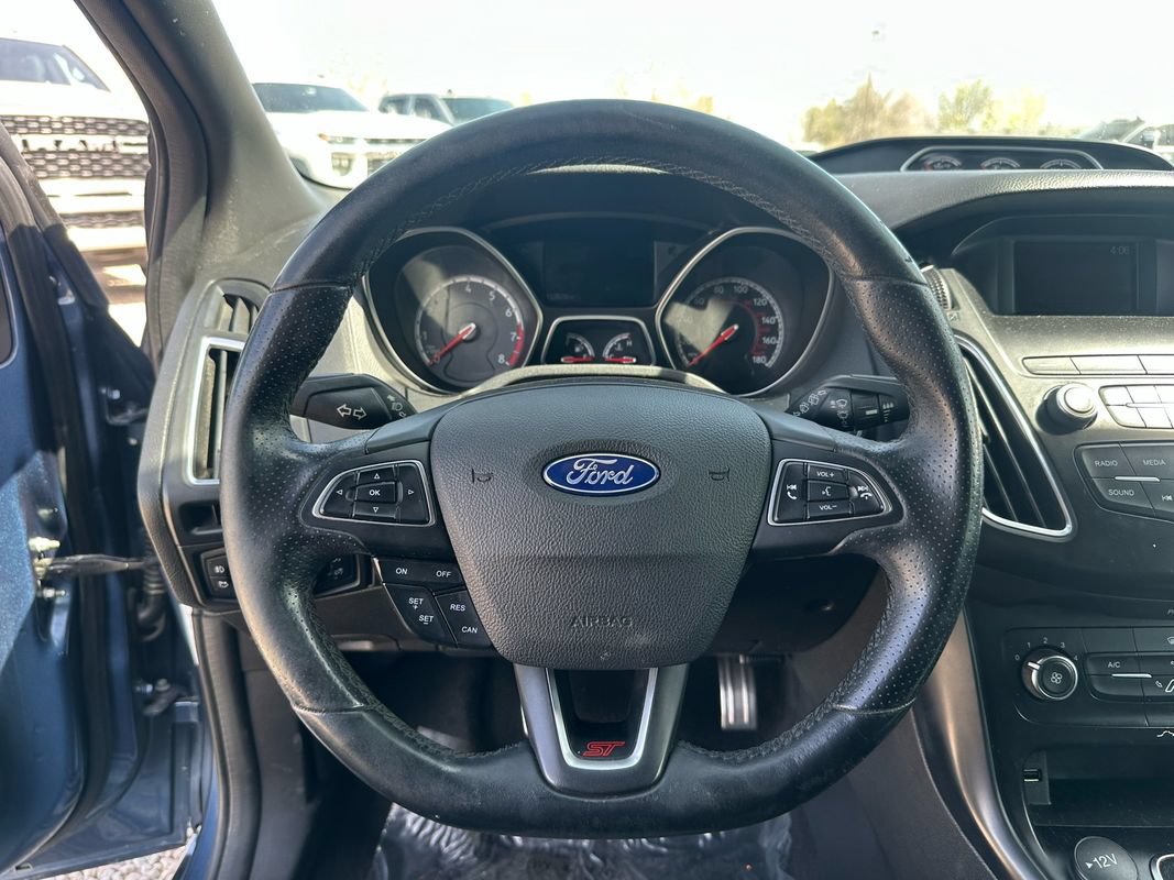 Used 2018 Ford Focus ST FWD image 38