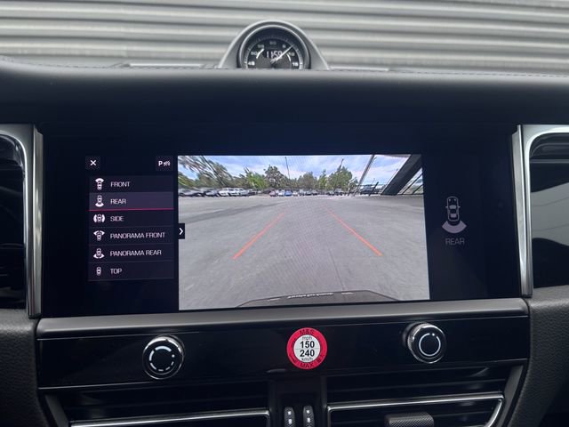 Certified 2026 Porsche Macan AWD/4WD image 19