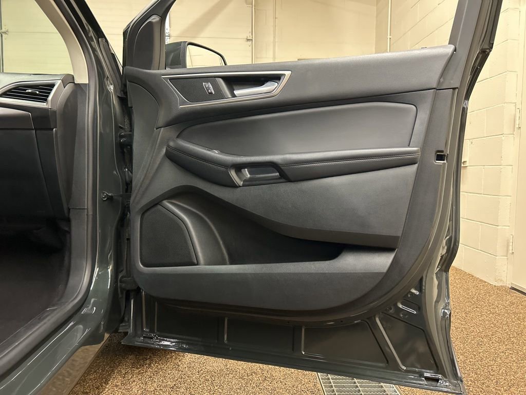Used 2023 Ford Edge SEL image 10