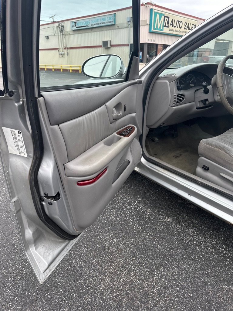 Used 2004 Buick Century Custom FWD image 14